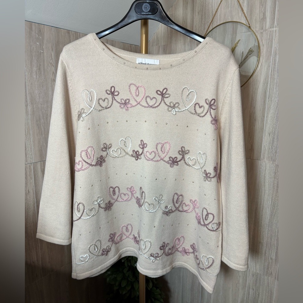 Alfred Dunner Telluride Beige Sweater Embroidered Hearts and Gold Tone Beads
